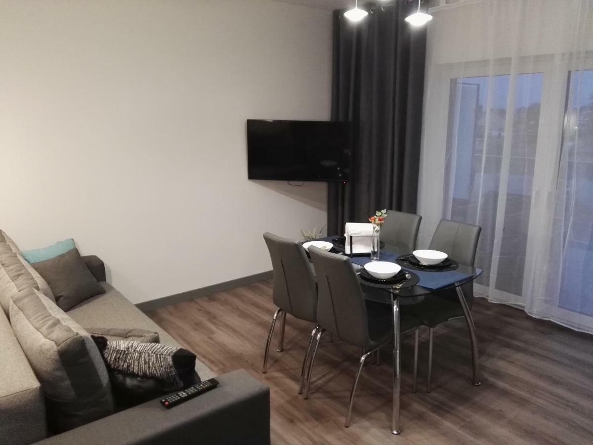 Apartamento Nadmorski - Kompleks Pięć Mórz Z Basenem Sianożęty